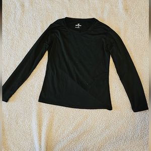 Small black long-sleeved thermal shirt